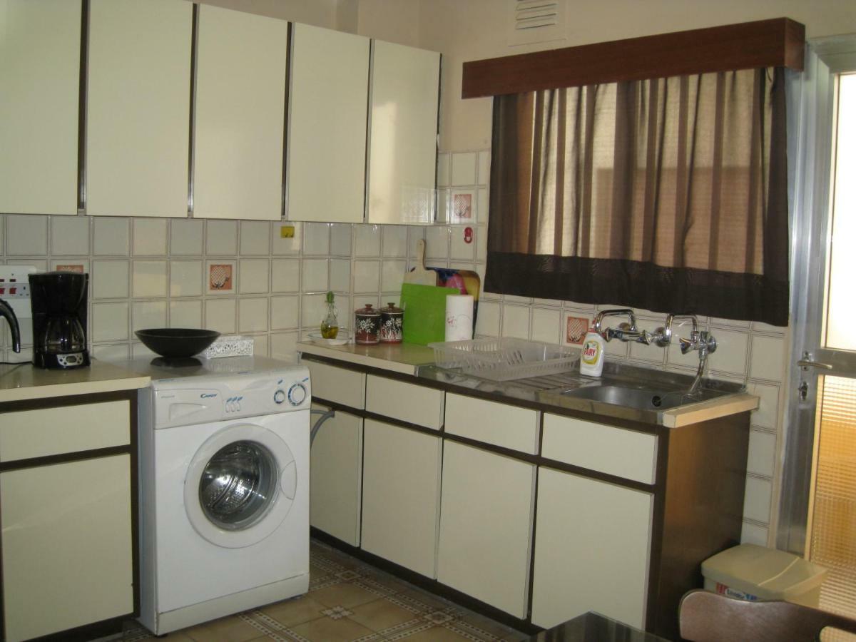 Appartement Mediterranean Breeze à Limassol Extérieur photo